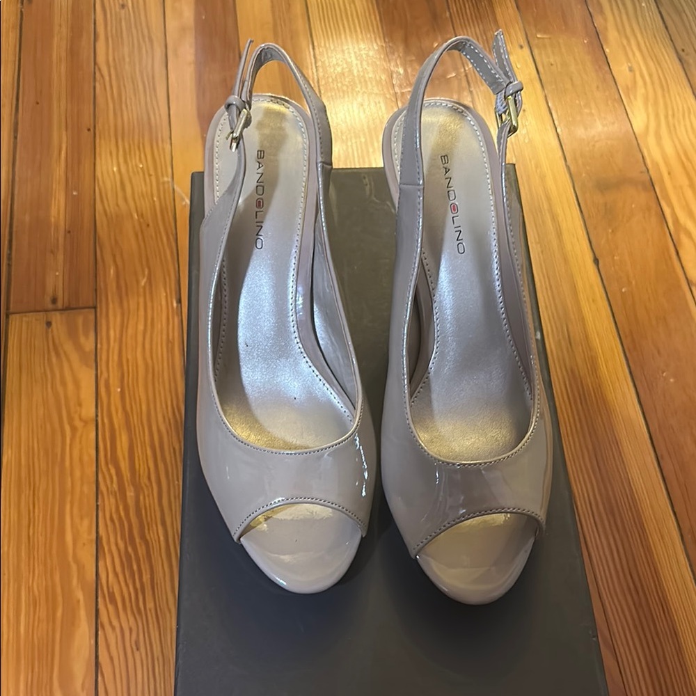 Bandolino Tan Slingback Heels Peep Toe